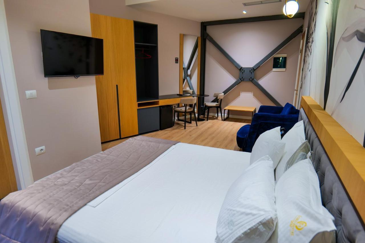 Lord Hotel Tirana Vorë エクステリア 写真