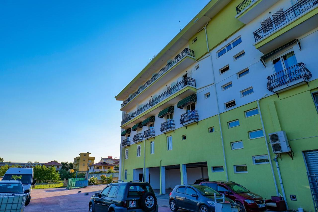 Lord Hotel Tirana Vorë エクステリア 写真