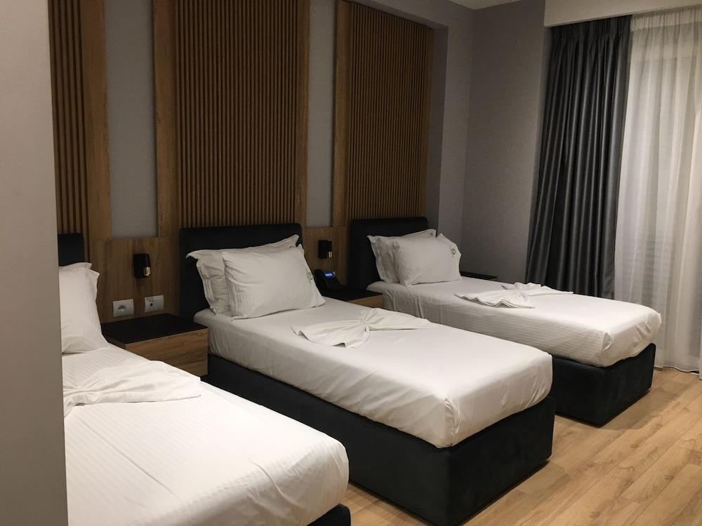 Lord Hotel Tirana Vorë エクステリア 写真